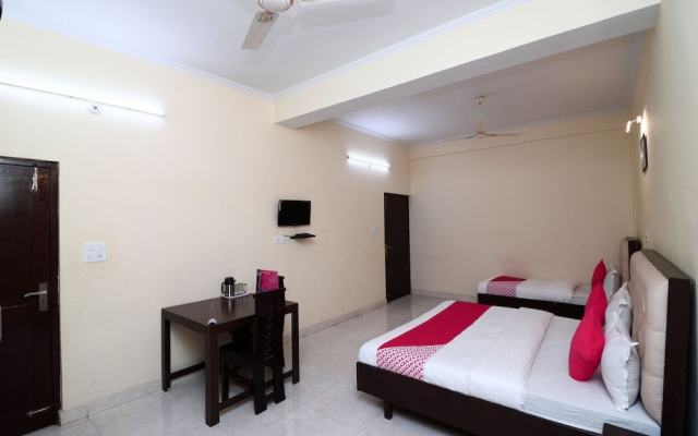 OYO 16109 Hotel Ayaan