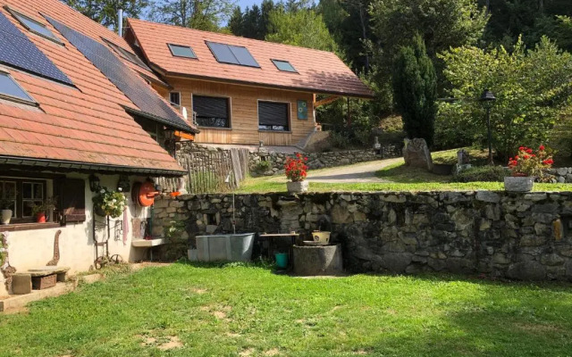 La Maison de Jean (Adults Only)