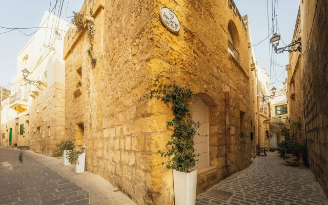 Traditional 500 Year old Gozitan Townhouse