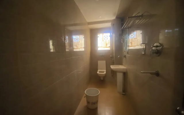 Hotel Golden Plam Tilak Nagar Market