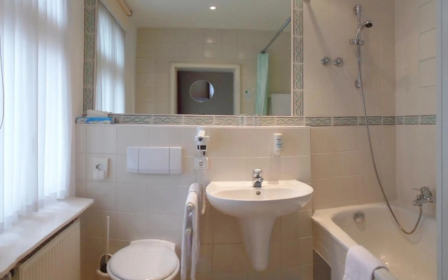 Macau Hotel S