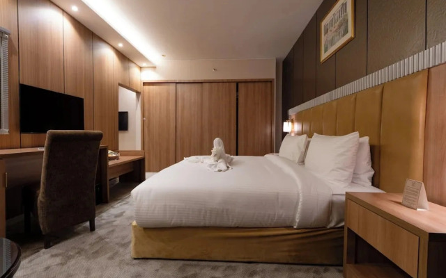 Luxe Grand Hotel