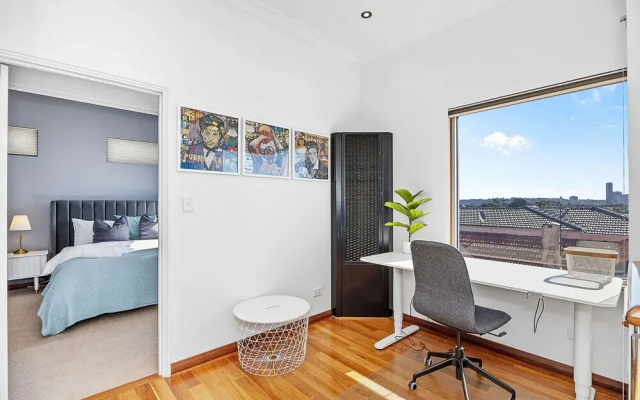 Designer Luxury 3brd - Epic Views - South Perth