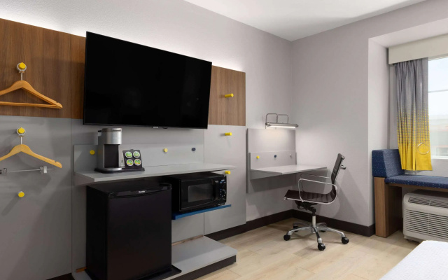 Microtel Inn & Suites by Wyndham Tracy