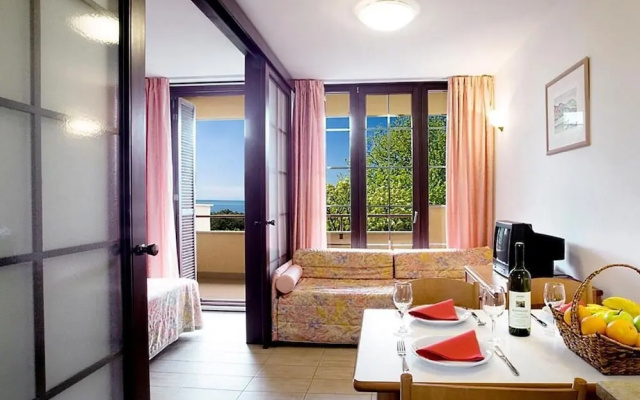 Solaris Residence - Naturist