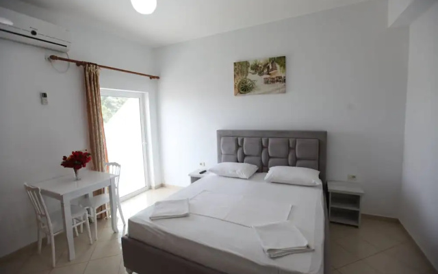 Joni Apartments