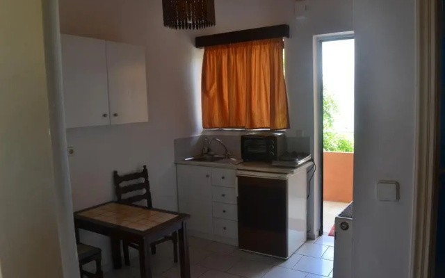 Manos Apartments
