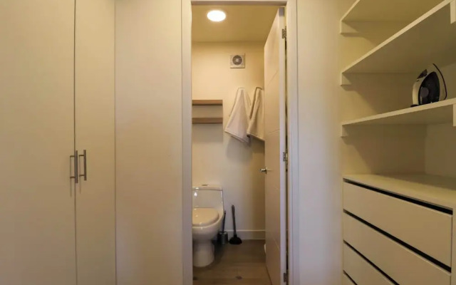 w Marvelous 2BR With Balcony in Miraflores