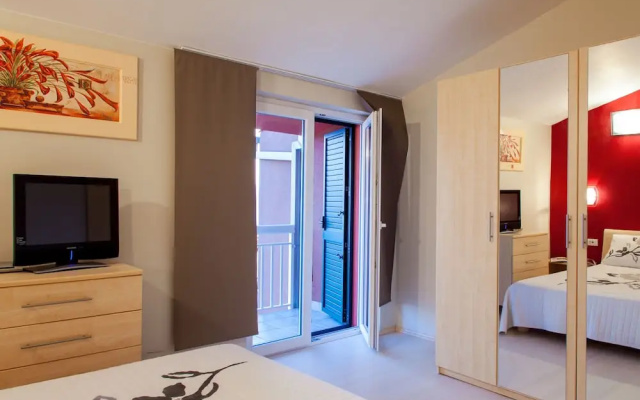 Lovely Holiday Home in Stanići near Sea Beach