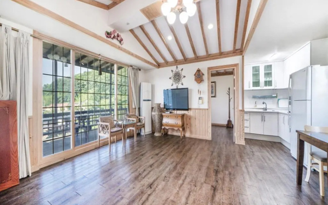 Taean SeIp Clover Pension