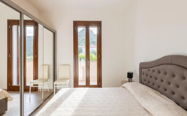 Air-conditioned Apartment With Private Parking