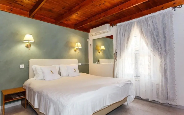 Hunters Lodge