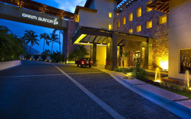 Garza Blanca Preserve Resort & Spa