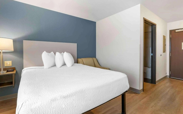Extended Stay America Select Suites - Louisville - Airport
