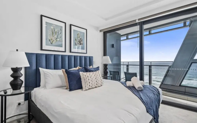 Luxury Beachfront 1-bed Apartment With Pool & Gym