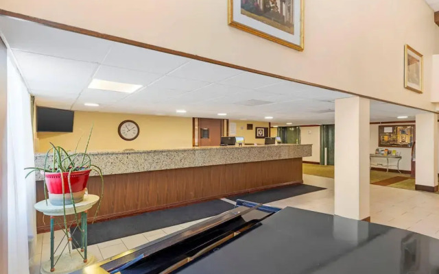 MainStay Suites Lansing West