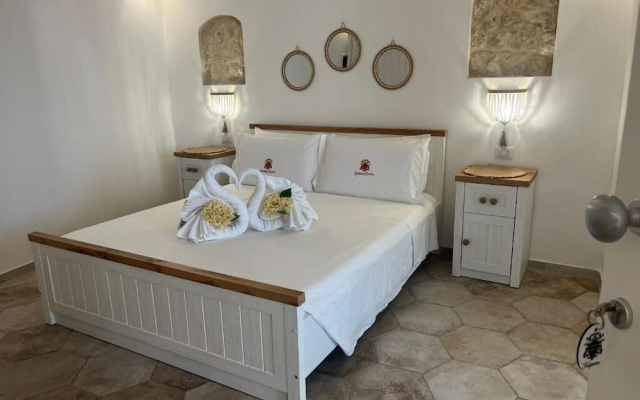Godano Rooms