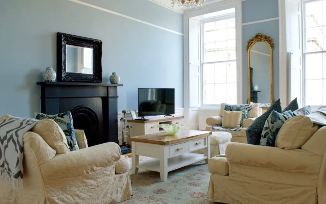 4 Bedroom Georgian Flat In New Town