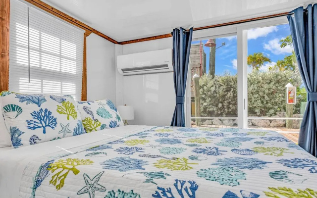 Aqua Lodge Rentals At Coconut Cay
