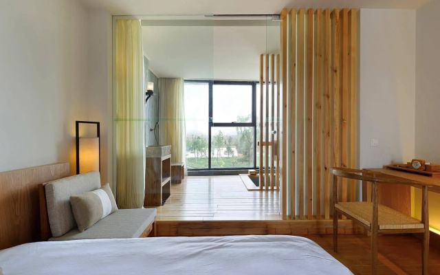 Bazhou MingTang Sun Moon Lake Hot Spring Hotel