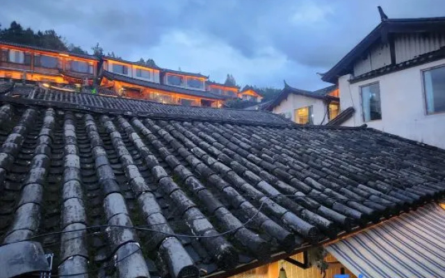 Ruochen Xuyu (Morning's Preface) Lion Hill Naxi Courtyard