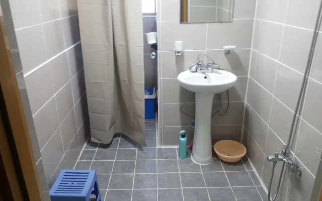 Centurial House - Hostel