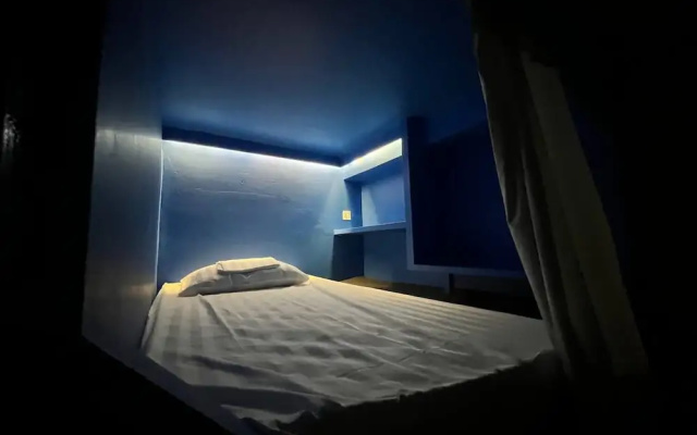 Central Pod Capsule Hostel