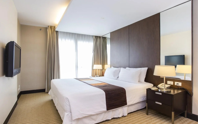 The Narathiwas Hotel & Residence Bangkok