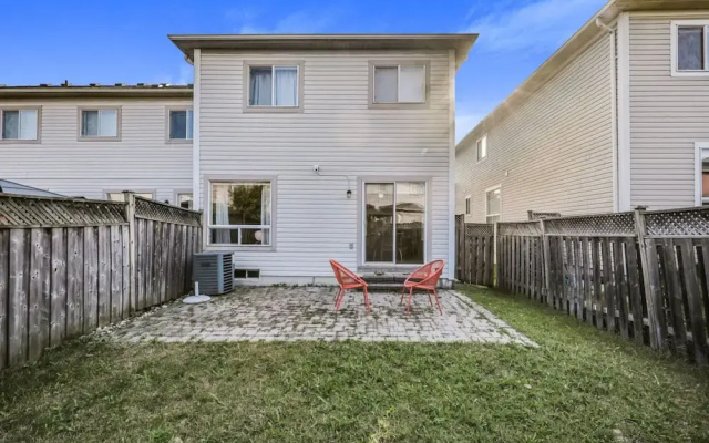 Spacious Whitby Haven 3BR Home Parking