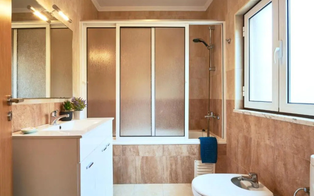 Spacious and Renovated Apartment With Amazing Patio, By TimeCooler