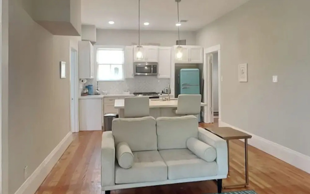 Sealy Street Duo by Ryson Vacation Rentals