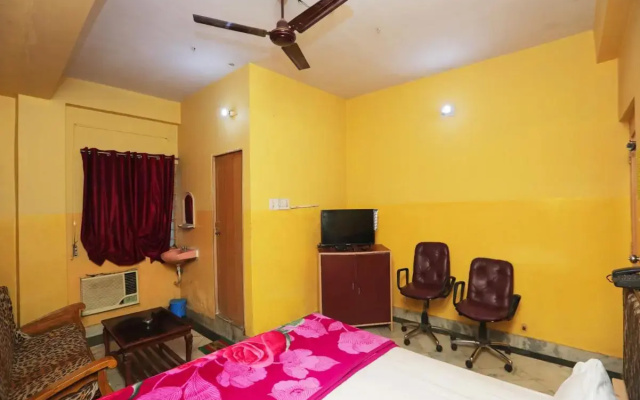 Hotel Savitri