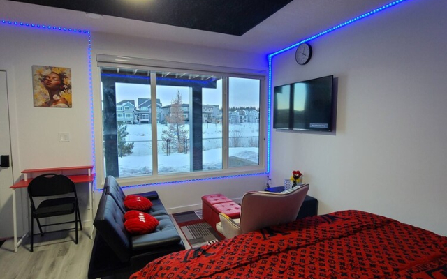 Swithome Properties Cozy Studio Pond View, Near Yeg Airport
