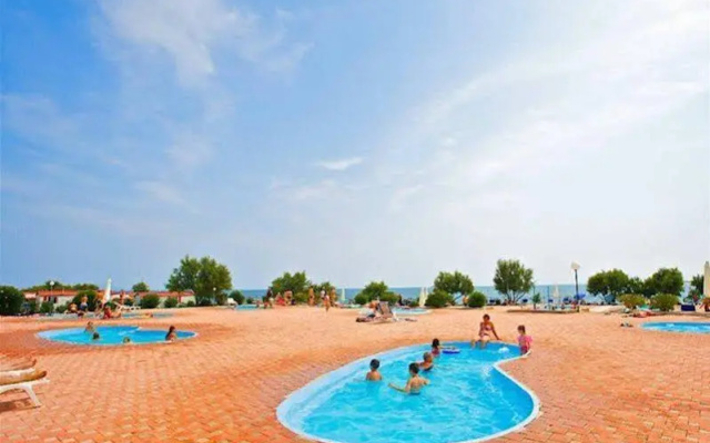 Arena Grand Kazela Camping Homes