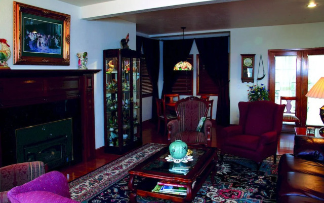 Los Altos Bed & Breakfast
