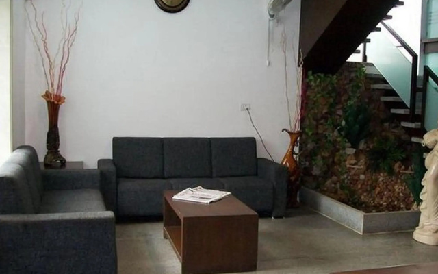 OYO 1030 Hotel Palm View Residency