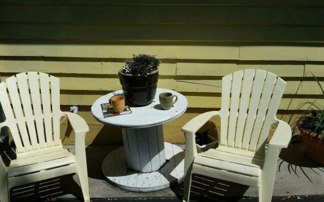 Lamplighter Cabins & Suites