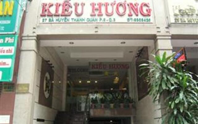 Отель Kieu Huong Hotel Вьетнам, Хошимин - отзывы, цены и фото номеров - забронировать отель Kieu Huong Hotel онлайн вид на фасад