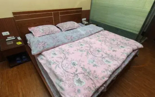 Tai He HuaBao Hotel