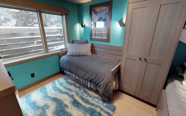 Greenbriar 14 2 Bedroom Condo by RedAwning