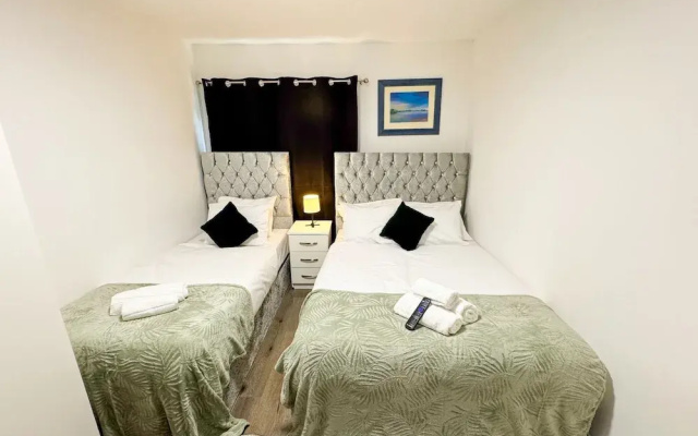 Heathrow Lodge B&B