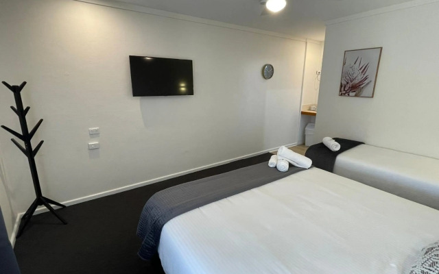 Royal Hotel Motel