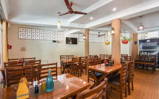 OYO Townhouse 590 Sector 66 Noida