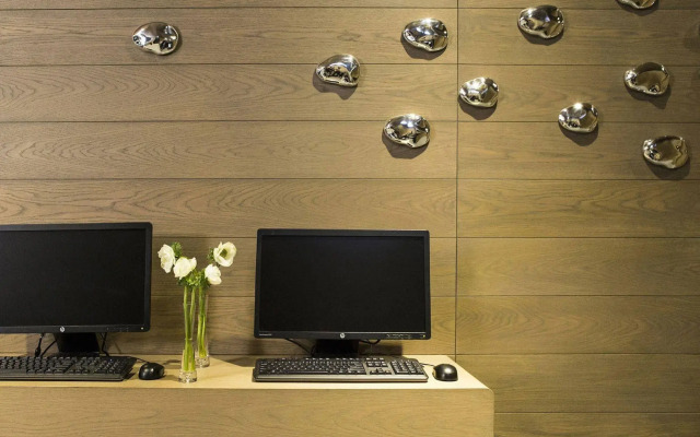 Hotel Ease Mong Kok