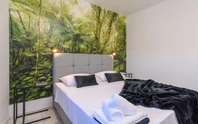 Awesome Apartment in Kastel Gomilica With Wifi and 2 Bedrooms