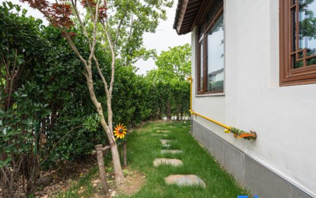 Yueji · Guiye Homestay (Jinshan North Station)