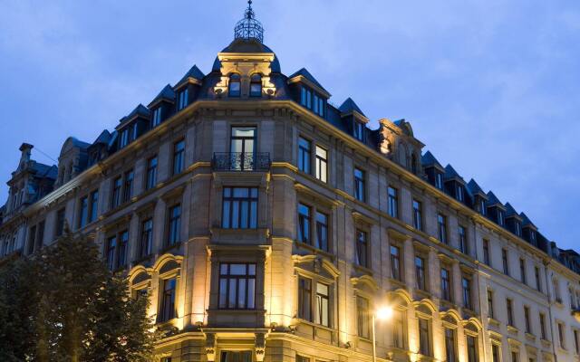Victoria Hotel вид на фасад