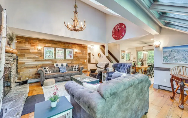 Vermont Mountain Retreat: The Antler House