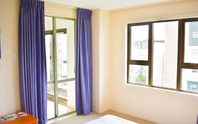 Stunning 2 Bed CBD Apartment 110m2 Two Carparks!