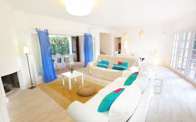 Villa Vista a la Playa Para 13 Personas en Cambrils
